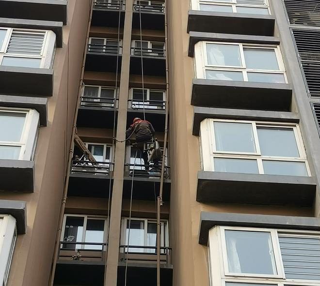 铁路局家属院西安雨水管维修更换